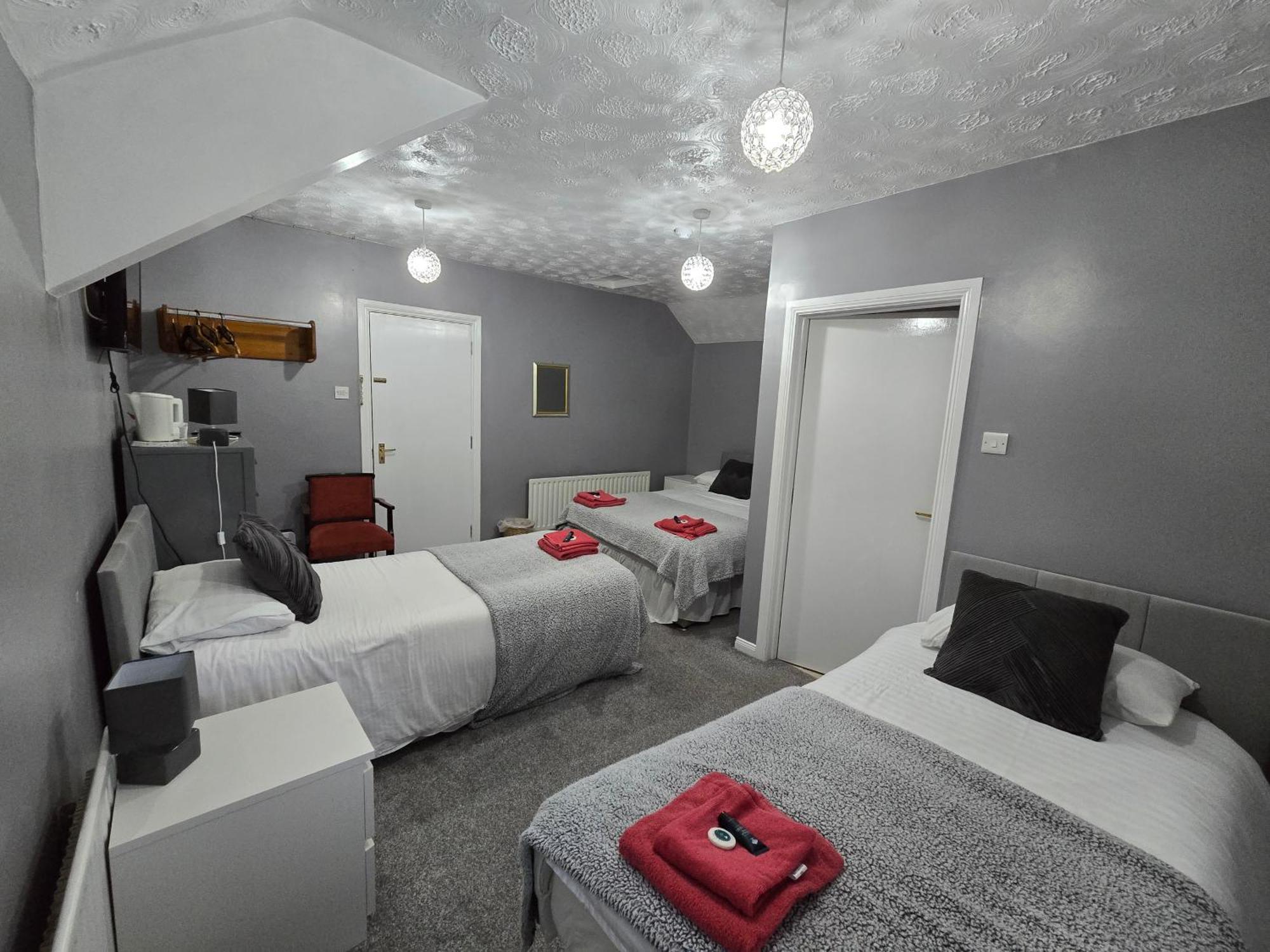 Manor Hotel Ballymoney Zewnętrze zdjęcie